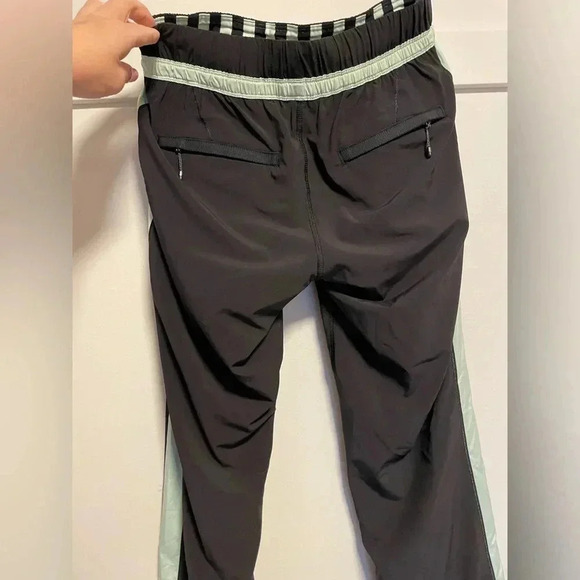Size 4 Lululemon run bandit  track pants - Picture 3 of 5